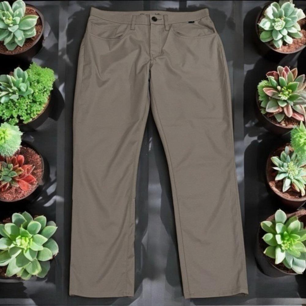 Travis Mathew Tan Straight Leg Outdoor Golf Pants Men's‎ Size 30